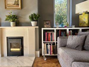 Sitting Room- click for photo gallery